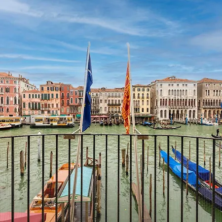 H10 Palazzo Canova Отель Венеция