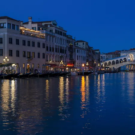 H10 Palazzo Canova Венеция