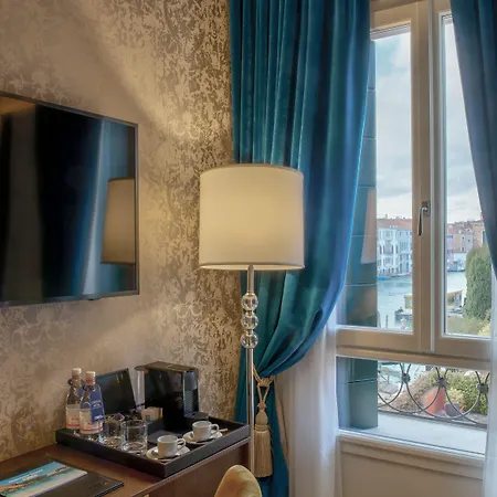 H10 Palazzo Canova 4*