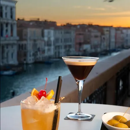 酒店 H10 Palazzo Canova 4*