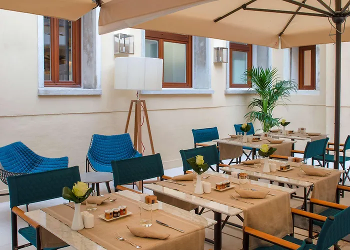 H10 Palazzo Canova 4* ונציה