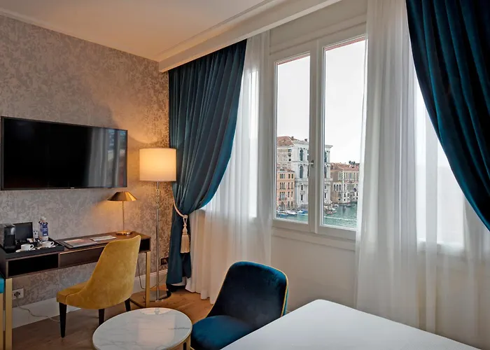 מלון H10 Palazzo Canova ונציה