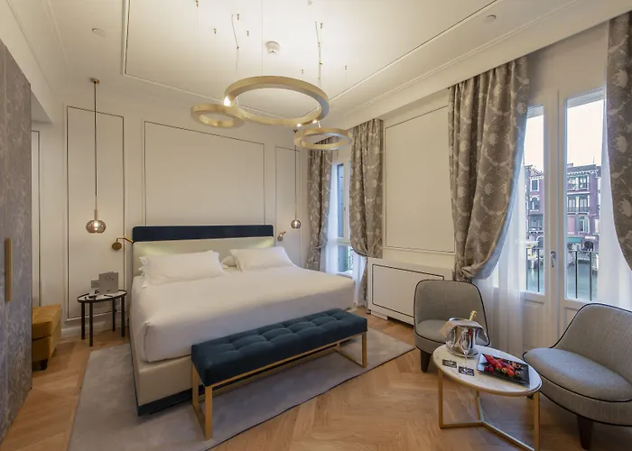 H10 Palazzo Canova מלון 4*