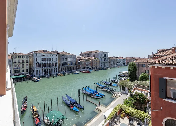 H10 Palazzo Canova 4* ונציה