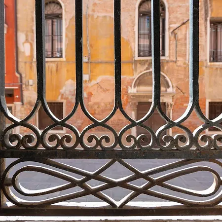 H10 Palazzo Canova