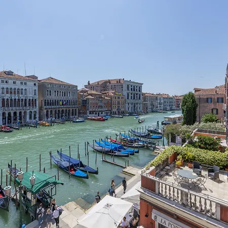 H10 Palazzo Canova Hotel