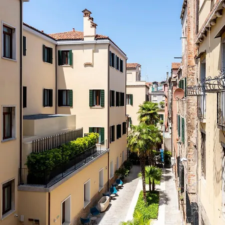 Hotell H10 Palazzo Canova Venedig