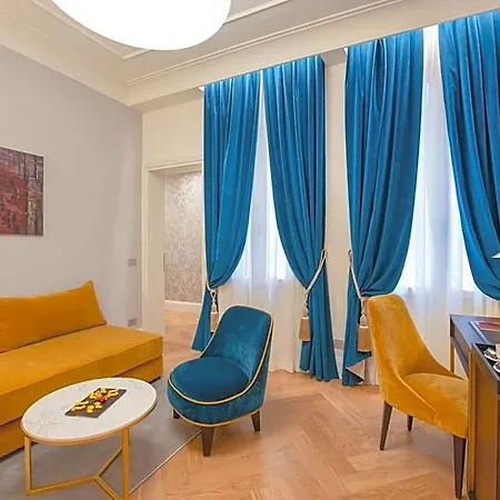 H10 Palazzo Canova Hotel 4*