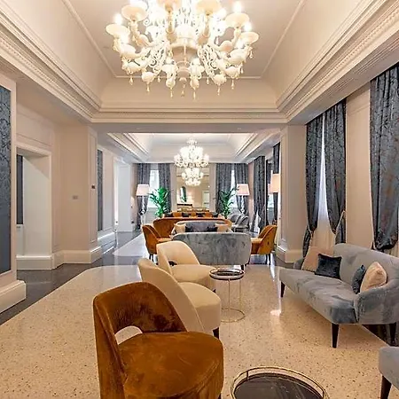 ホテル H10 Palazzo Canova ヴェネツィア