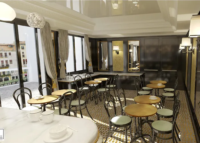 H10 Palazzo Canova ホテル 4*