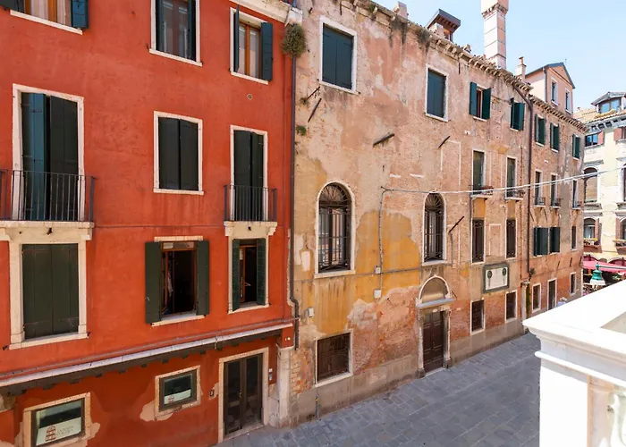 H10 Palazzo Canova ホテル