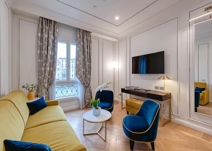 ホテル H10 Palazzo Canova ヴェネツィア