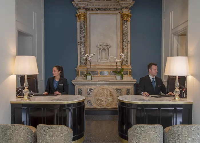 H10 Palazzo Canova ホテル