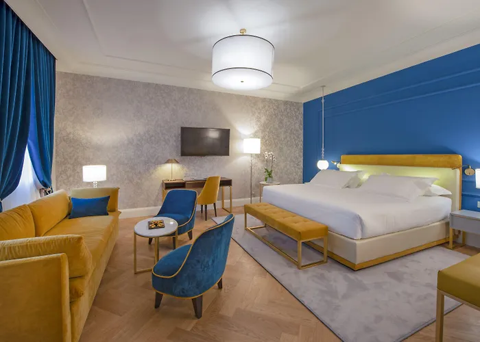 ホテル H10 Palazzo Canova 4*