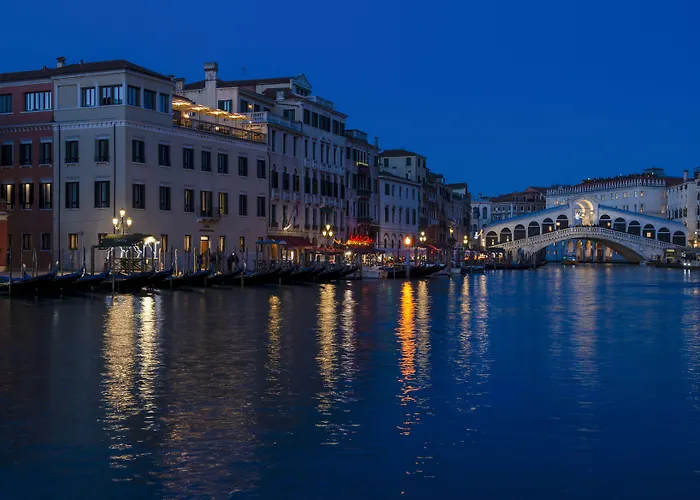 H10 Palazzo Canova ヴェネツィア