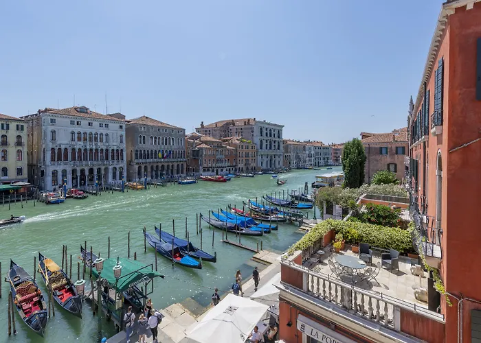 H10 Palazzo Canova ホテル