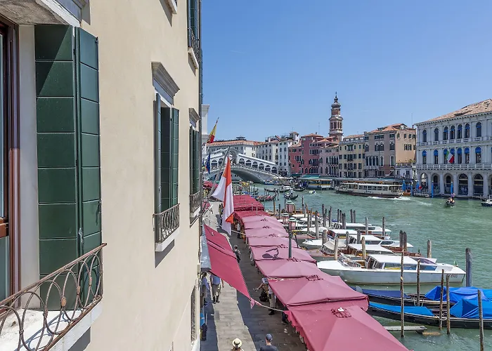 H10 Palazzo Canova ホテル