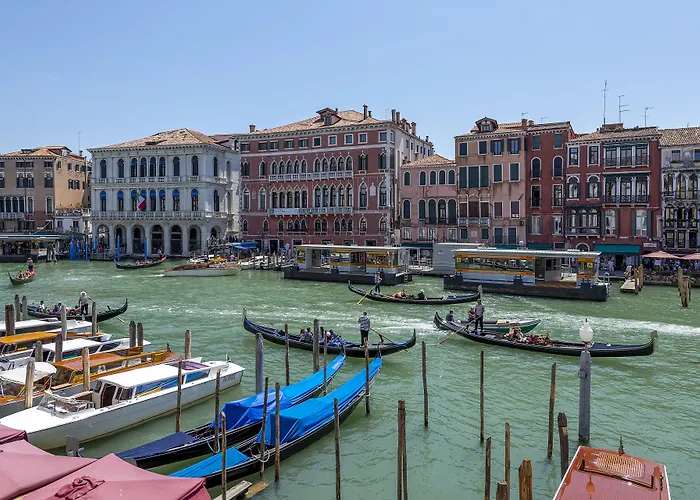 H10 Palazzo Canova 4* ヴェネツィア