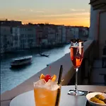 H10 Palazzo Canova Hotel Venedig