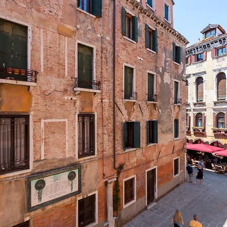 ホテル H10 Palazzo Canova