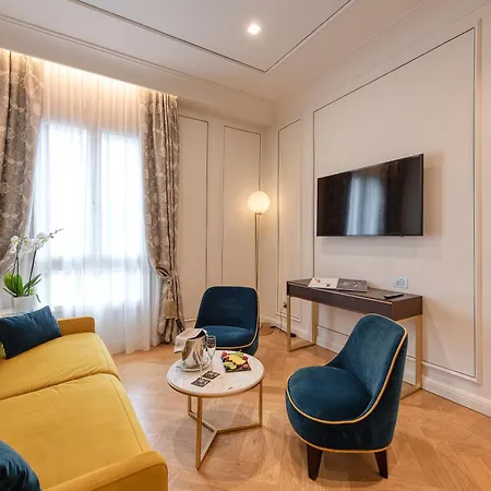 H10 Palazzo Canova Otel