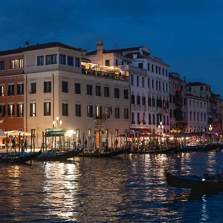 H10 Palazzo Canova Otel 4*