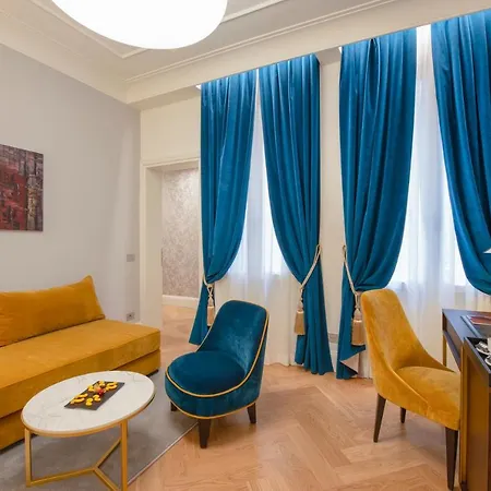 H10 Palazzo Canova Hotel 4*